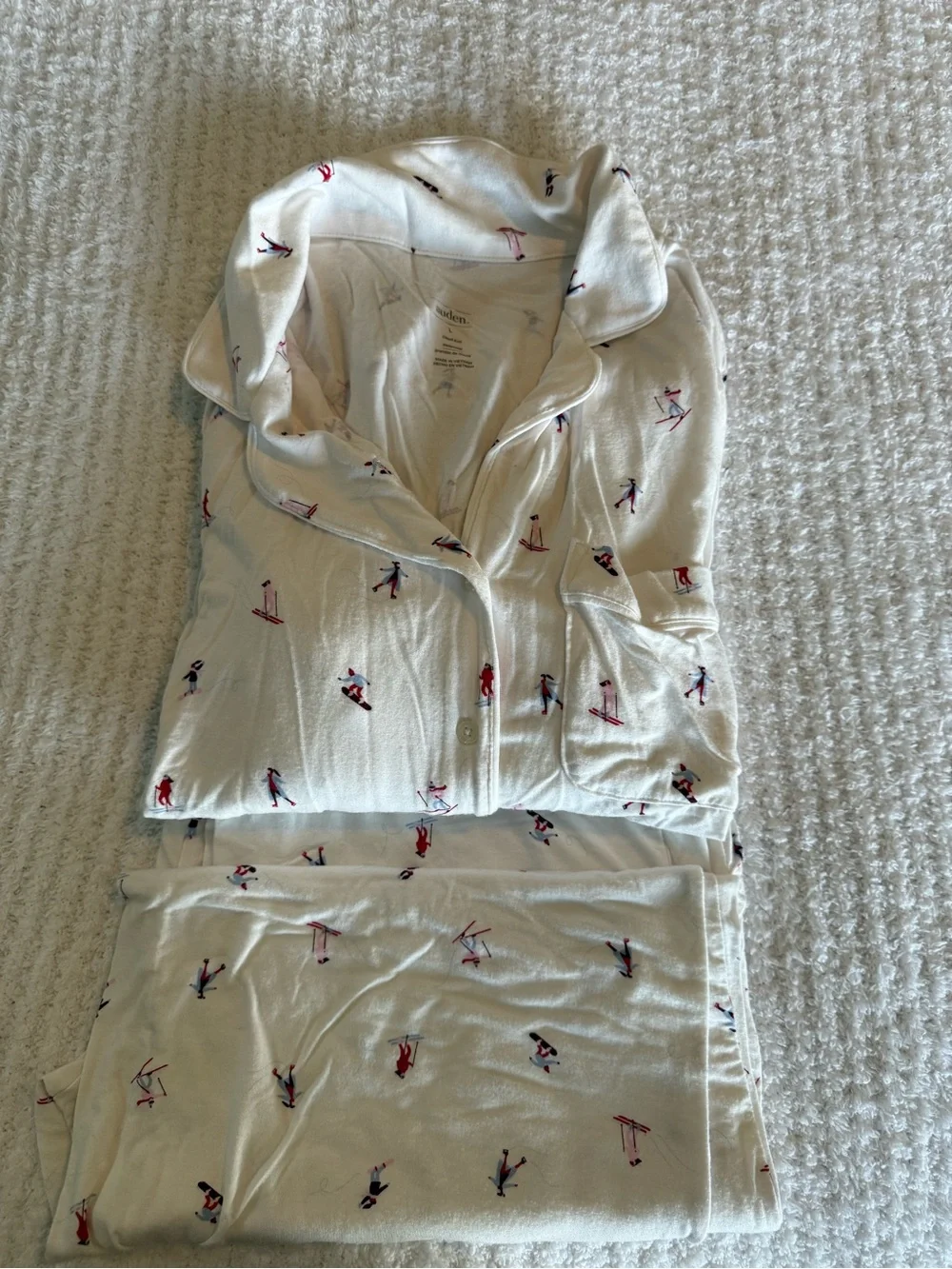 Women's White Pajama Set with Ski Print